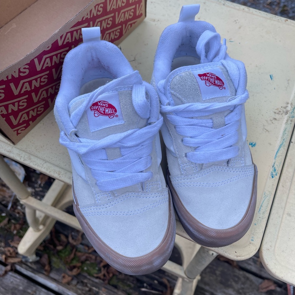 Chunky vans knu skool size 4